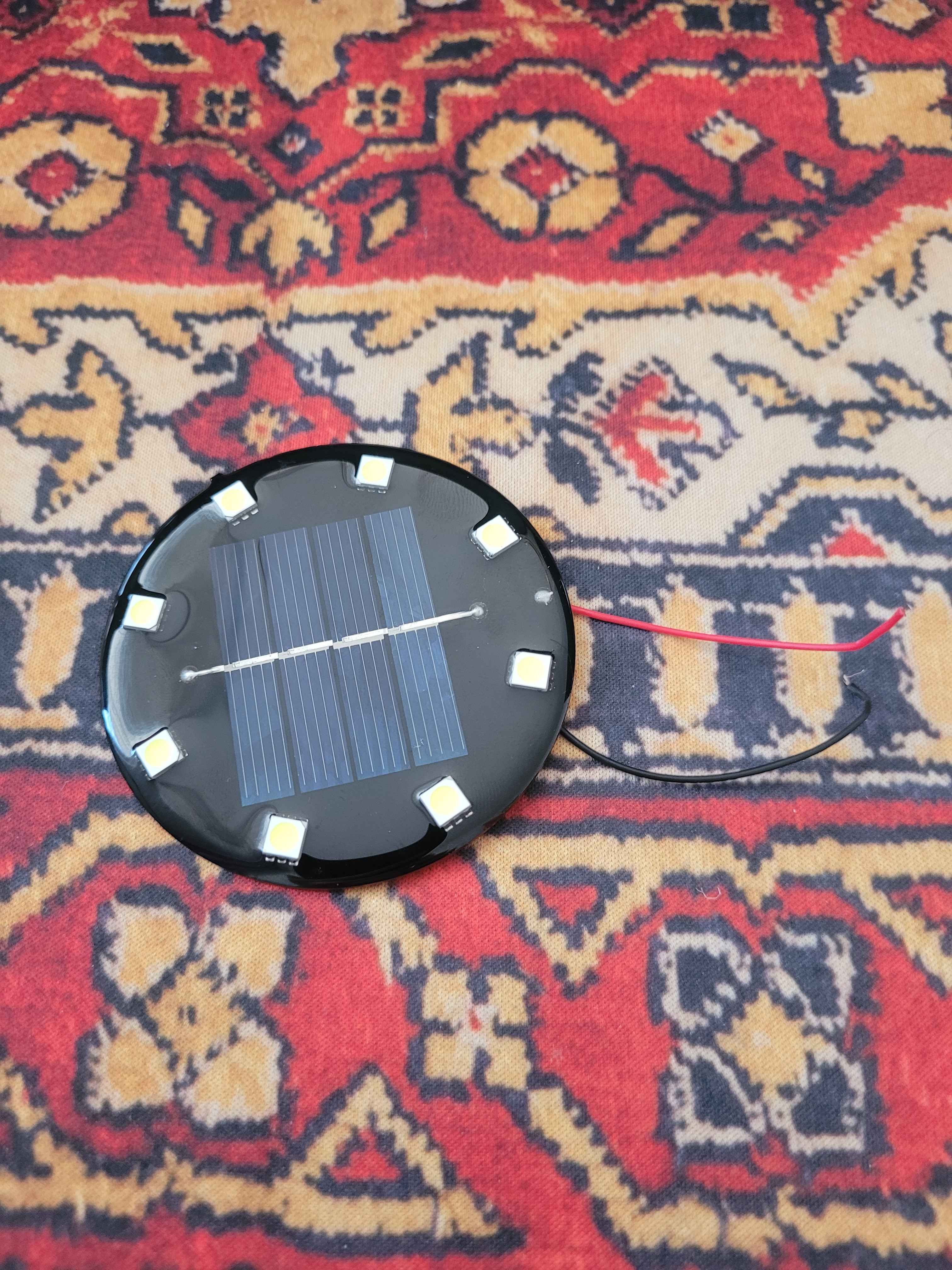 Ledy z panelem słonecznym